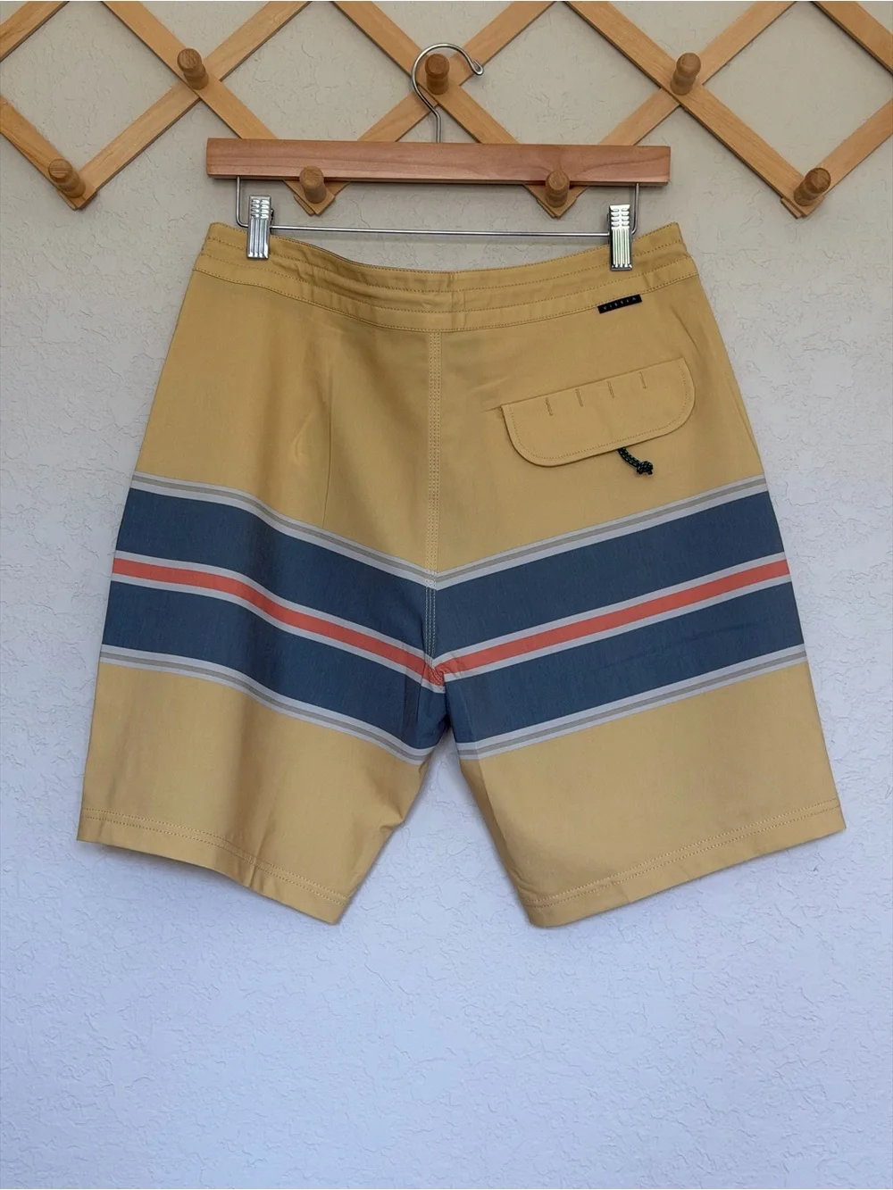 Vissla Retro inspired Men’s Free Lap Stripped Boardshorts NWT